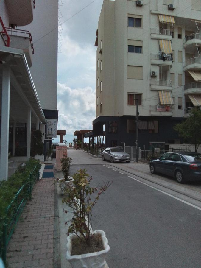 Dea Apartment Durrës Buitenkant foto